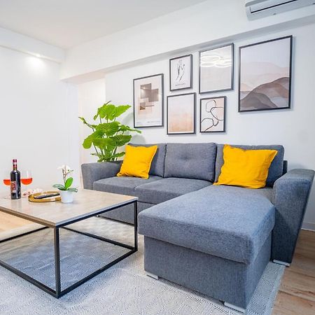 Refreshingly Chic: Newly Renovated 2Br Apartment Букурещ Екстериор снимка