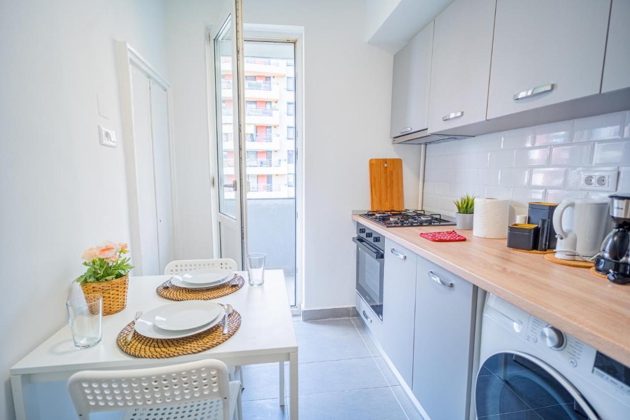 Refreshingly Chic: Newly Renovated 2Br Apartment Букурещ Екстериор снимка