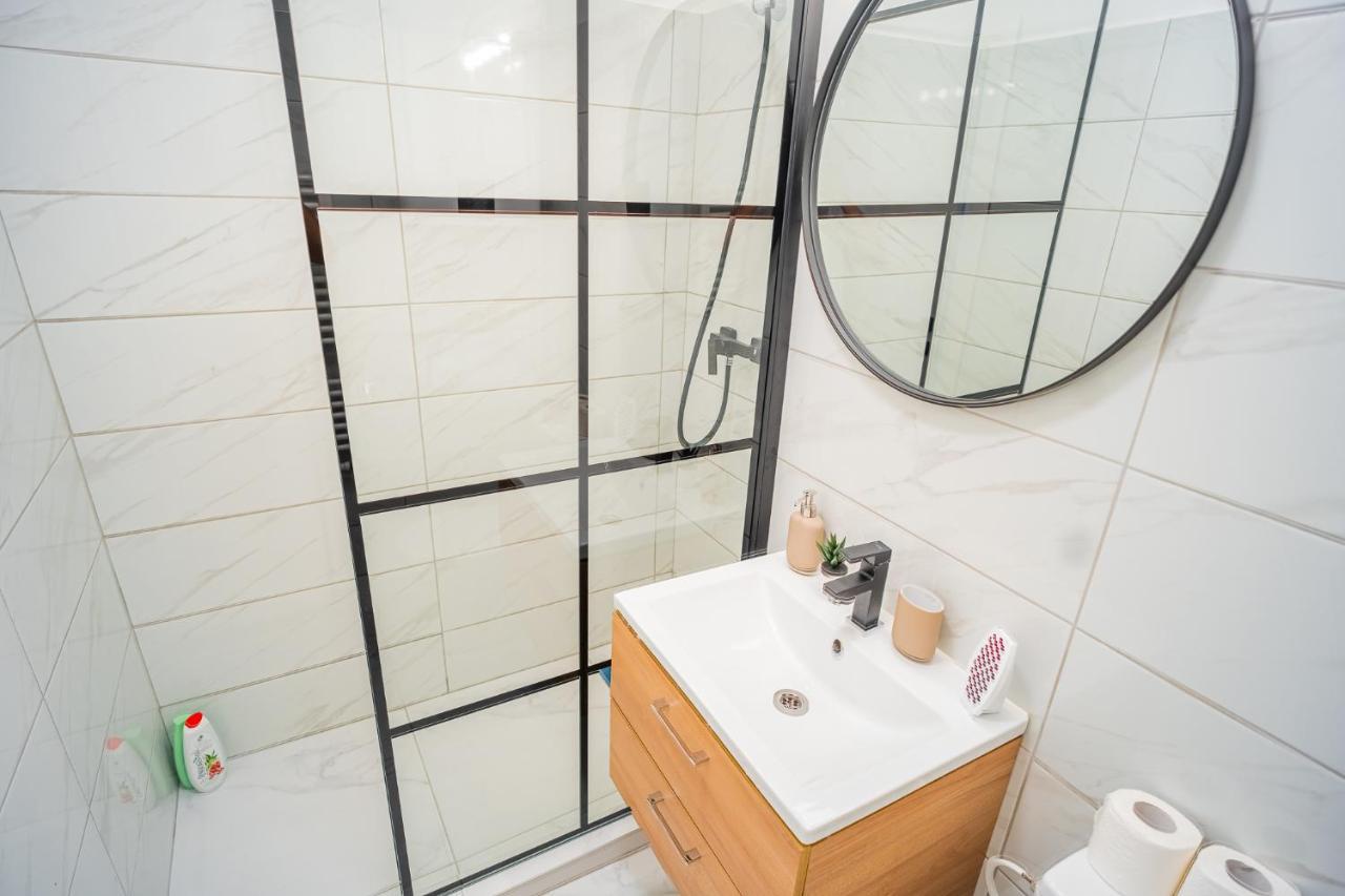 Refreshingly Chic: Newly Renovated 2Br Apartment Букурещ Екстериор снимка