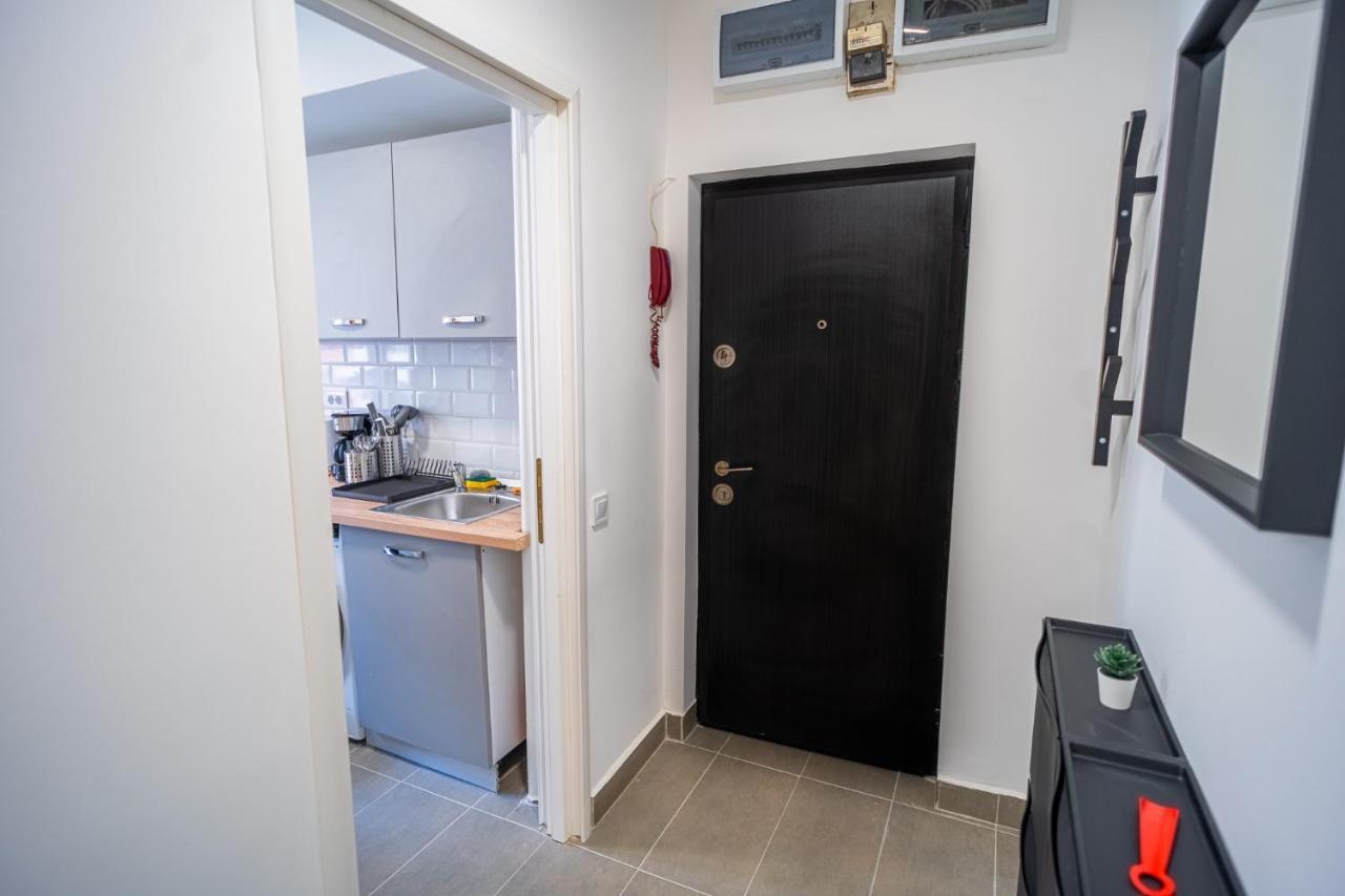 Refreshingly Chic: Newly Renovated 2Br Apartment Букурещ Екстериор снимка
