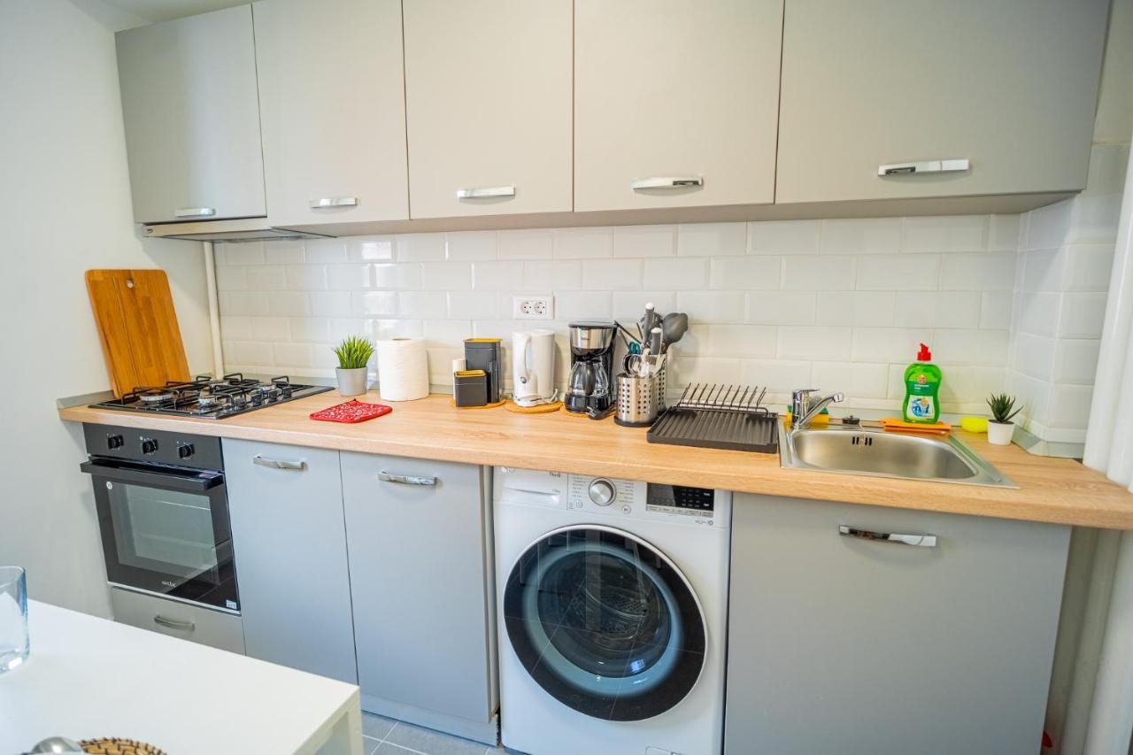Refreshingly Chic: Newly Renovated 2Br Apartment Букурещ Екстериор снимка