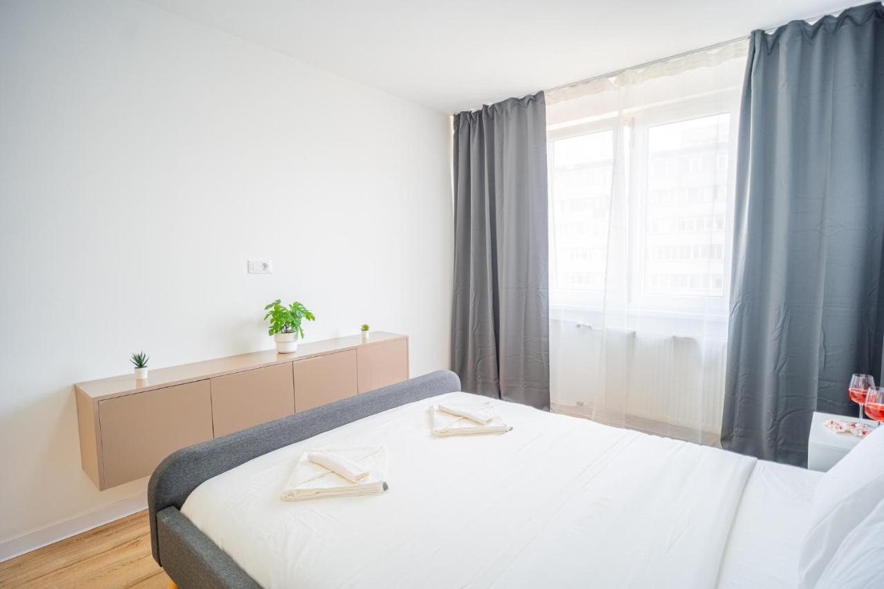 Refreshingly Chic: Newly Renovated 2Br Apartment Букурещ Екстериор снимка