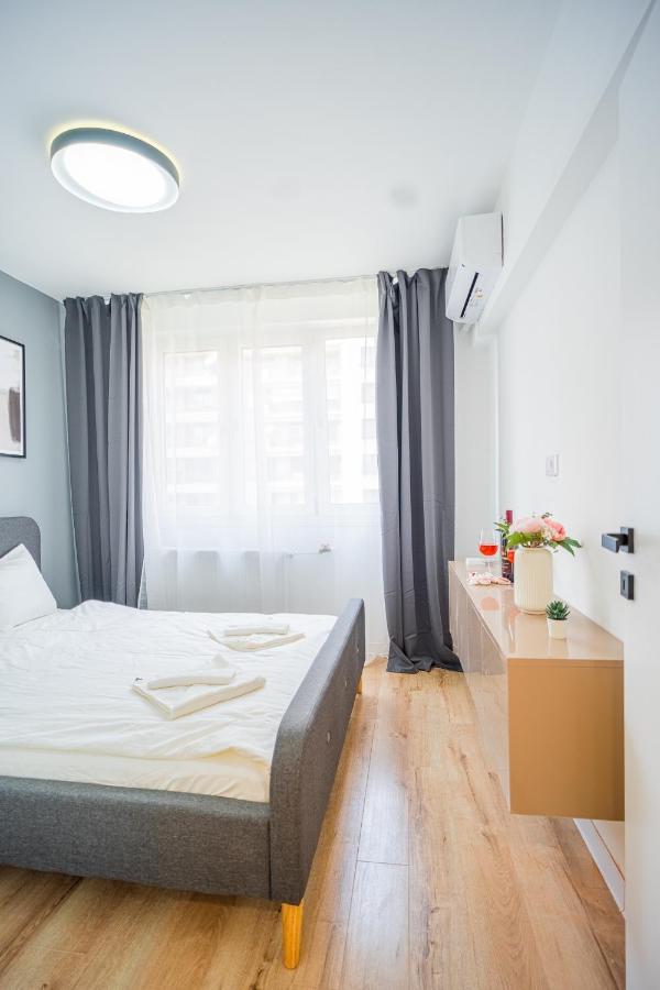 Refreshingly Chic: Newly Renovated 2Br Apartment Букурещ Екстериор снимка